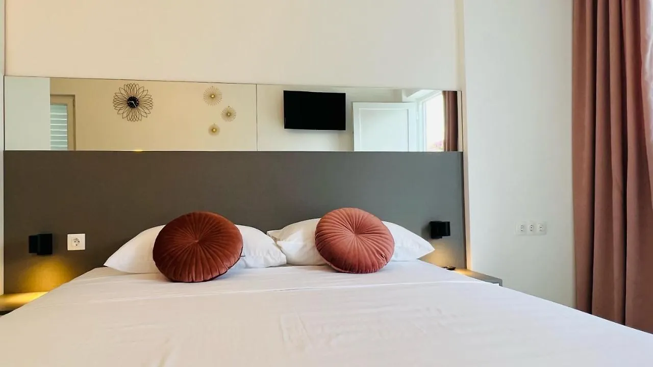 Apartmani Avis Selce 0*,