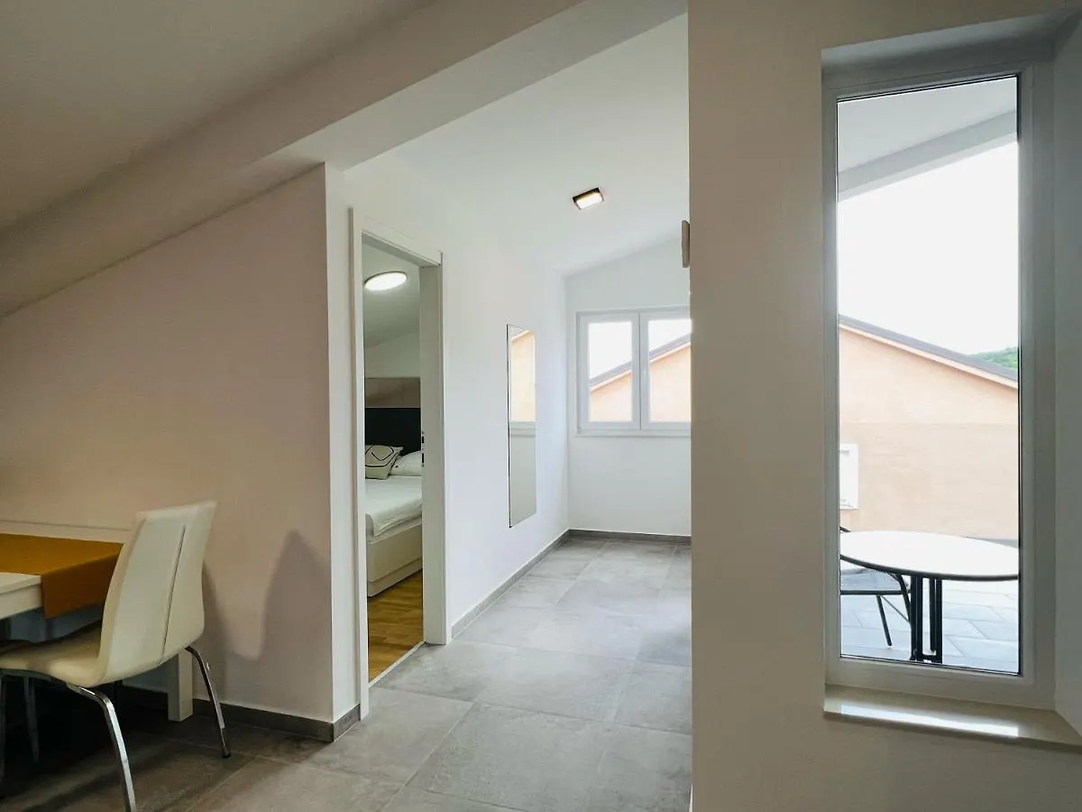 Apartmani Avis Selce