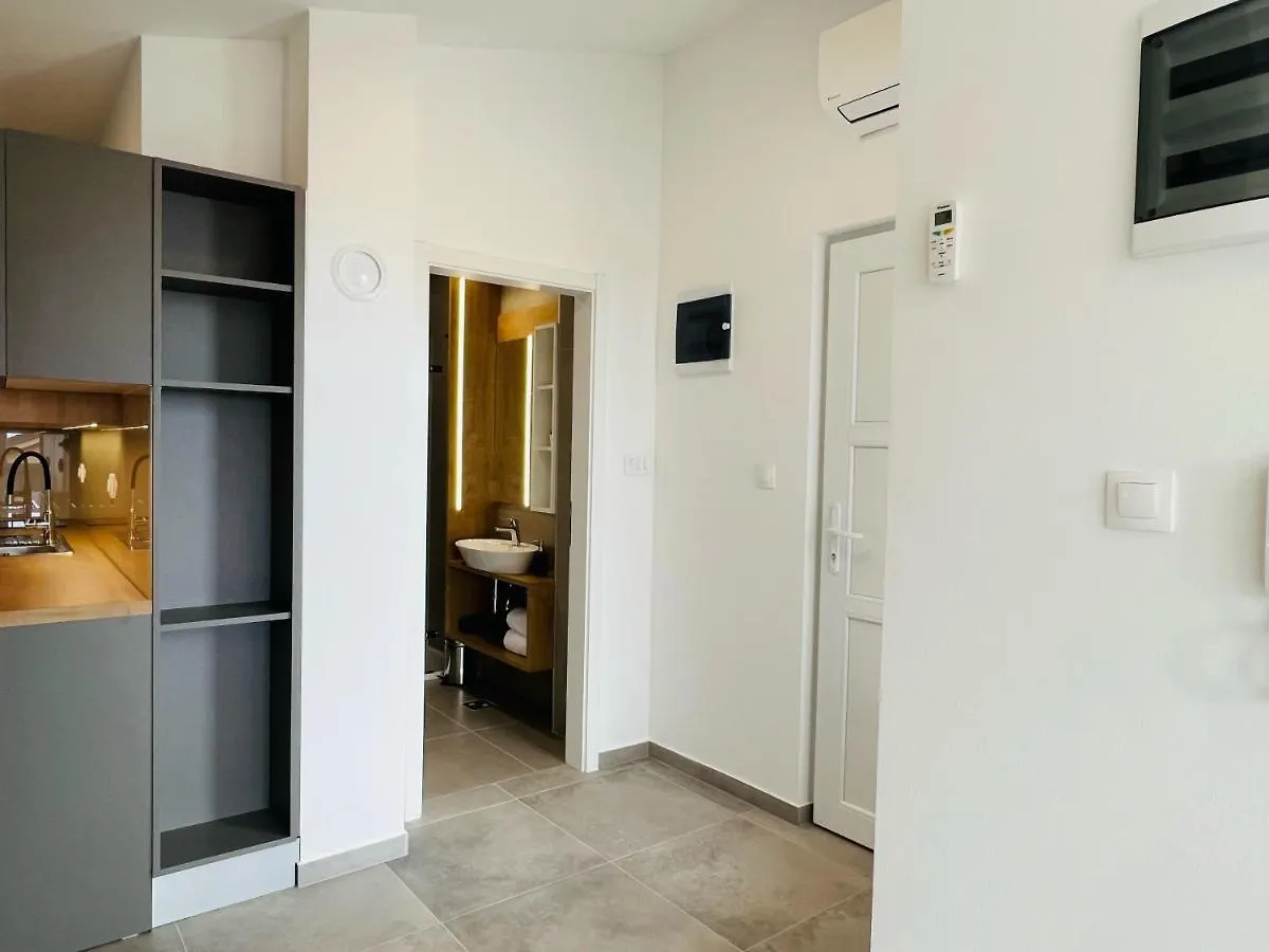 Apartmani Avis Selce 0*,  Kroatien