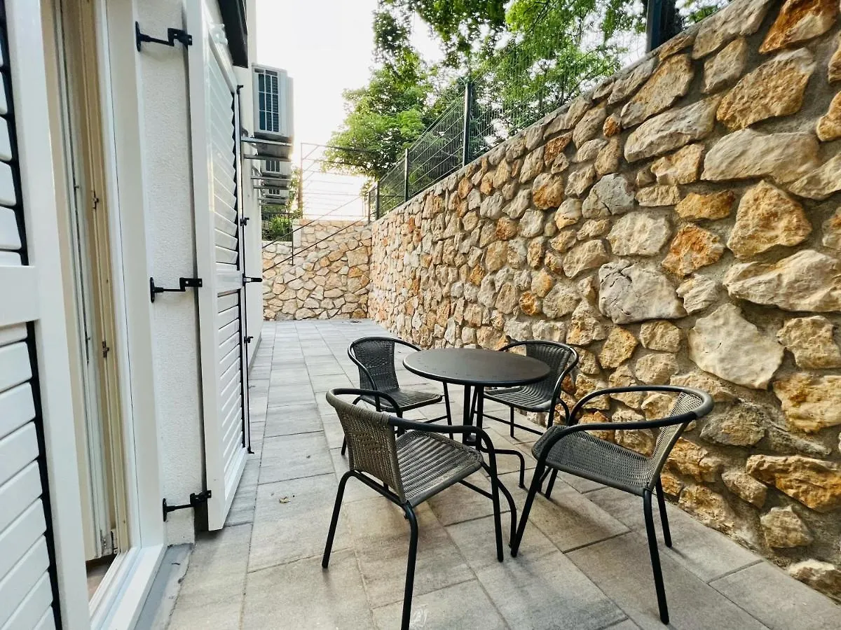 Apartmani Avis Selce 0*,  Chorvatsko