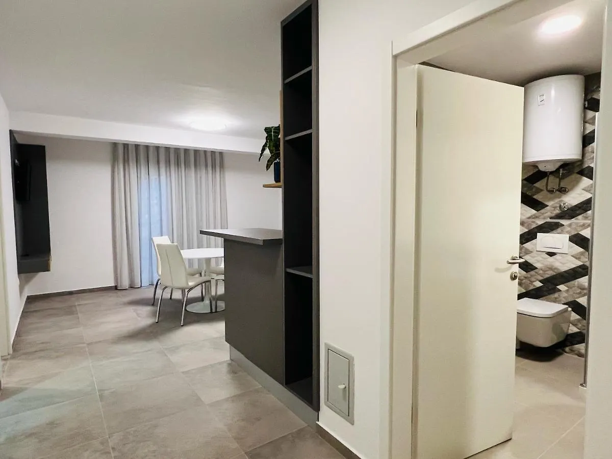 Apartmani Avis Selce 0*,