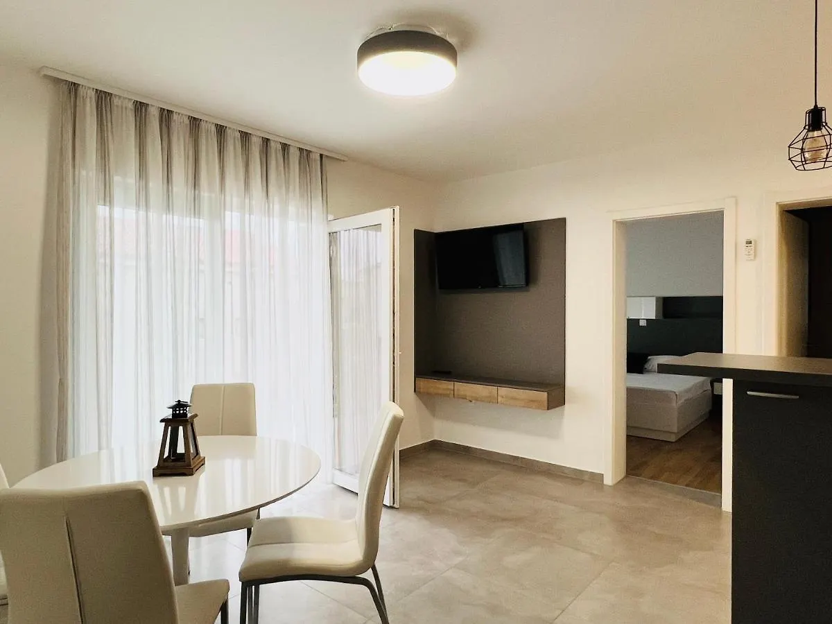Apartmani Avis Selce 0*,  Horvátország